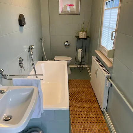 Freistehendes Haus Mit Grossem Garten Zur Alleinigen Nutzung Grosskrotzenburg