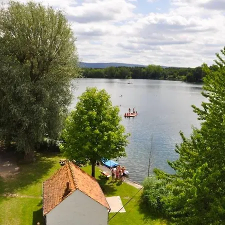 Freistehendes Haus Mit Grossem Garten Zur Alleinigen Nutzung Сasa de vacaciones *