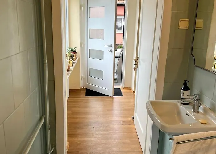 Freistehendes Haus Mit Grossem Garten Zur Alleinigen Nutzung Grosskrotzenburg